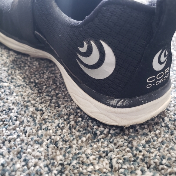 Topo Athletic COR shoes, black/white,  size 6.5 - Picture 10 of 13